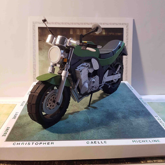Boite Surprise, maquette de moto Suzuki Bandit 600N de 1996