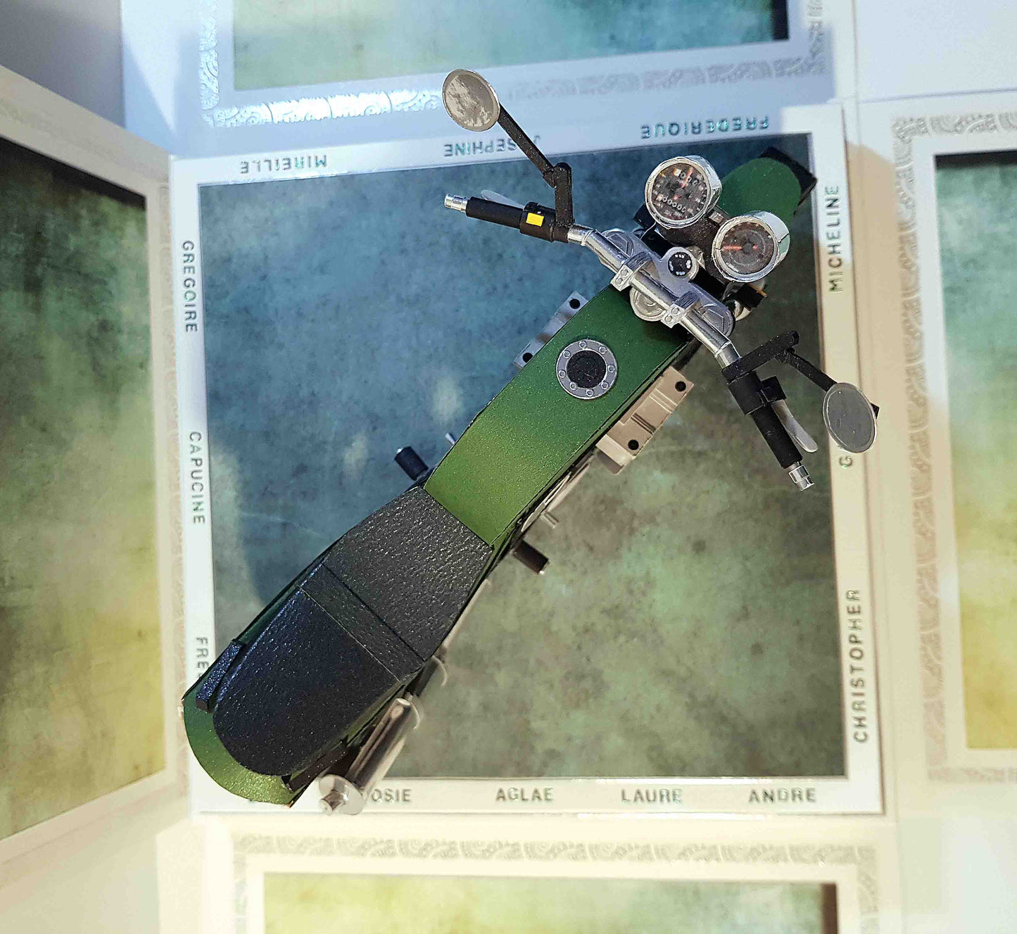 Boite Surprise, maquette de moto Suzuki Bandit 600N de 1996