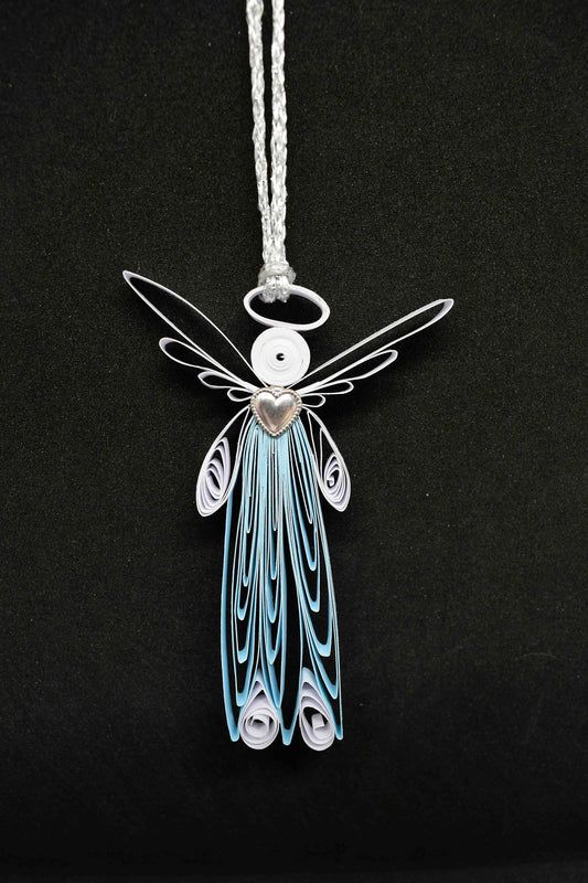 Décoration de Noël en quilling "ange bleu" au coeur argenté
