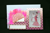 Carte chevalet rose année folle  motifs éventail aux plumes roses et strass et femme en rose