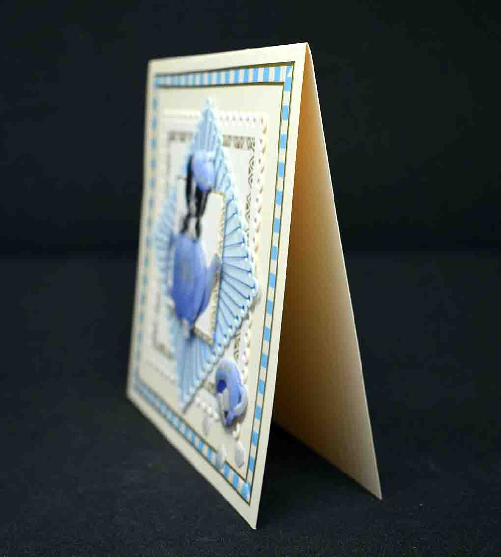 Carte pour anniversaire en 3D aux motifs chats dans théière