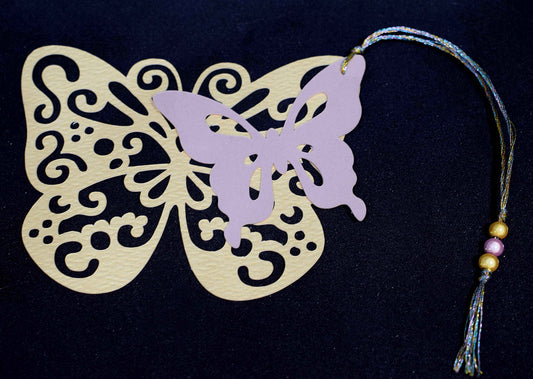 Marque page en papier aux papillons