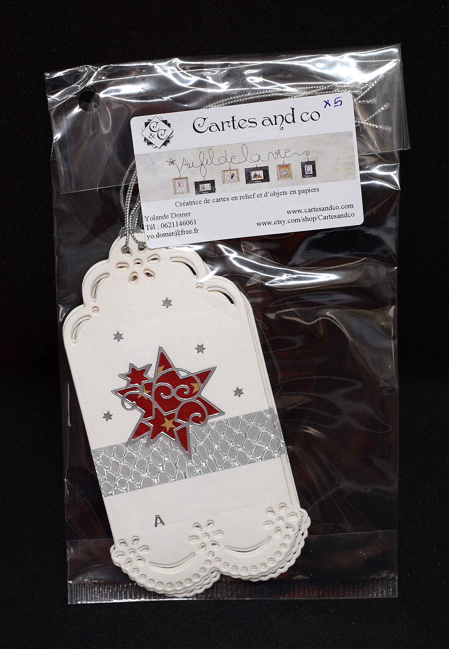 Etiquettes à cadeaux en relief "boules et étoiles de Noël"