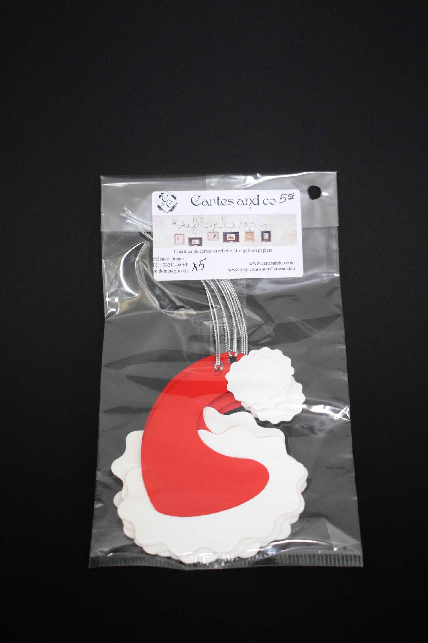 Etiquettes à cadeaux en relief "chapeau de père de Noël"