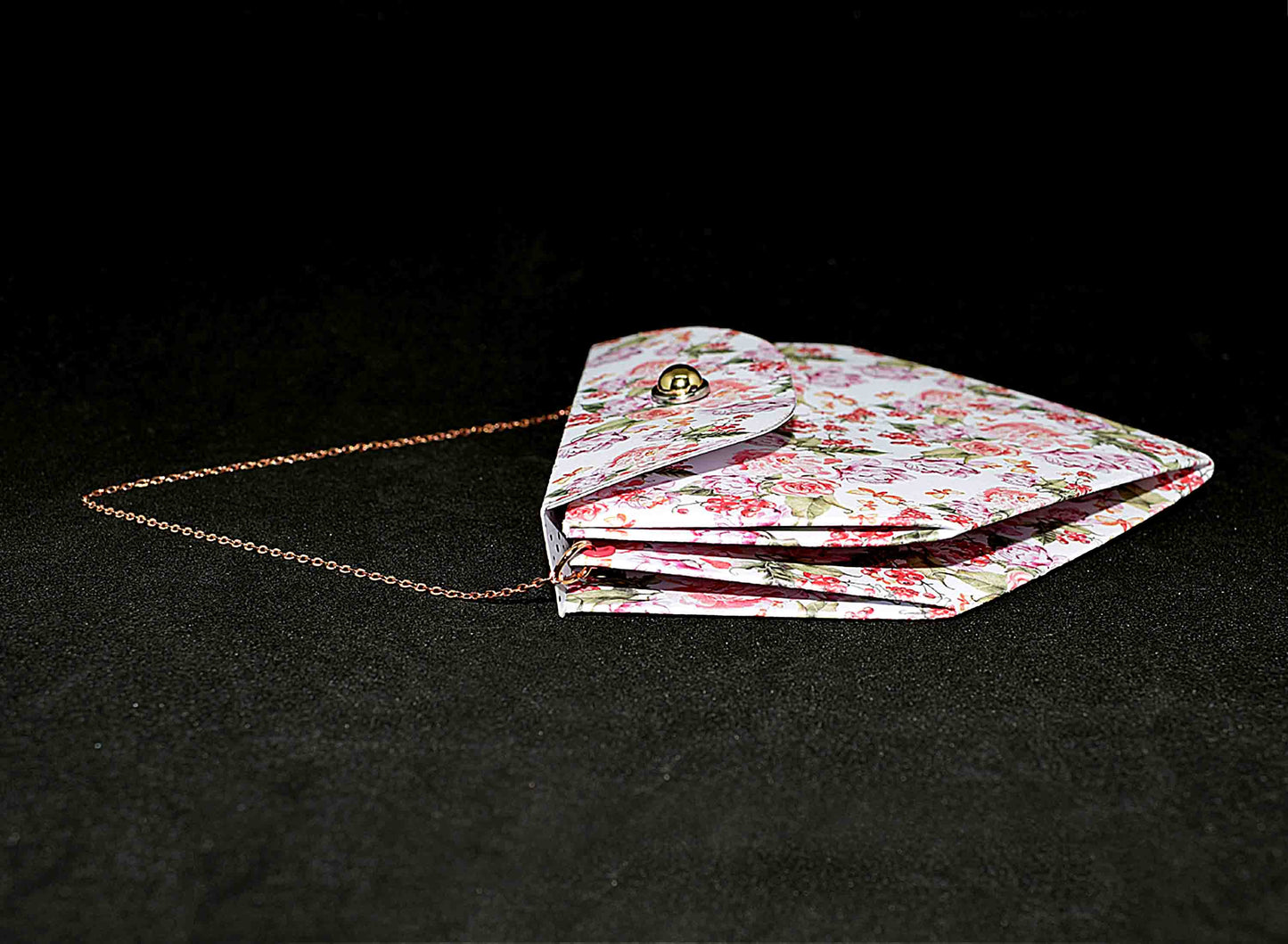 Petit sac à cadeau artisanal blanc aux motifs floraux anse chaine rose - boite surprise élégante personnalisable