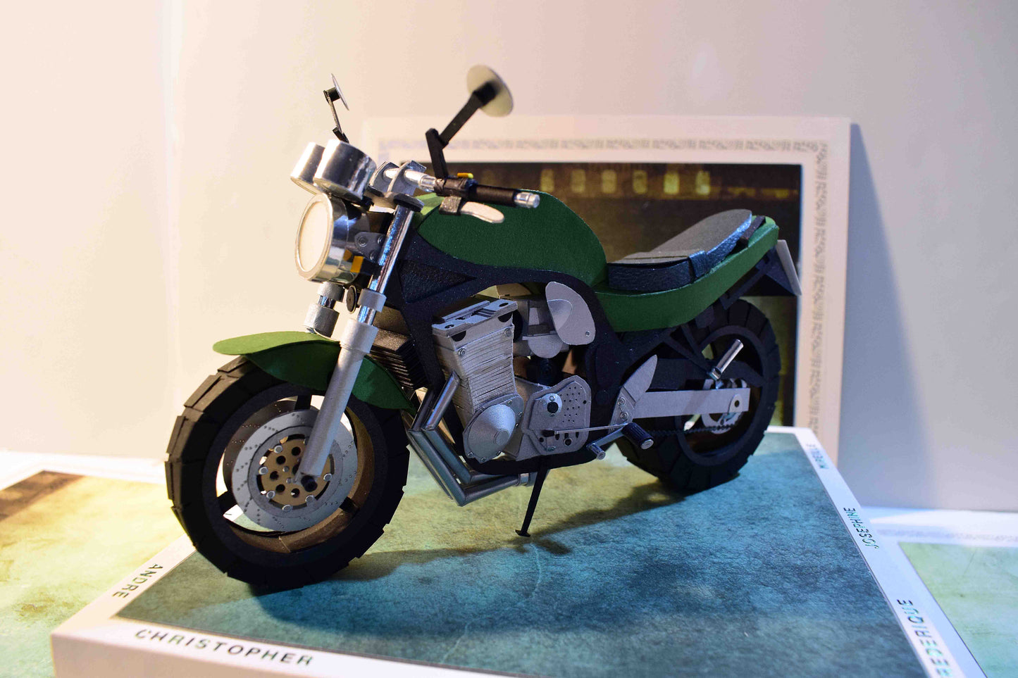 Boite Surprise, maquette de moto Suzuki Bandit 600N de 1996