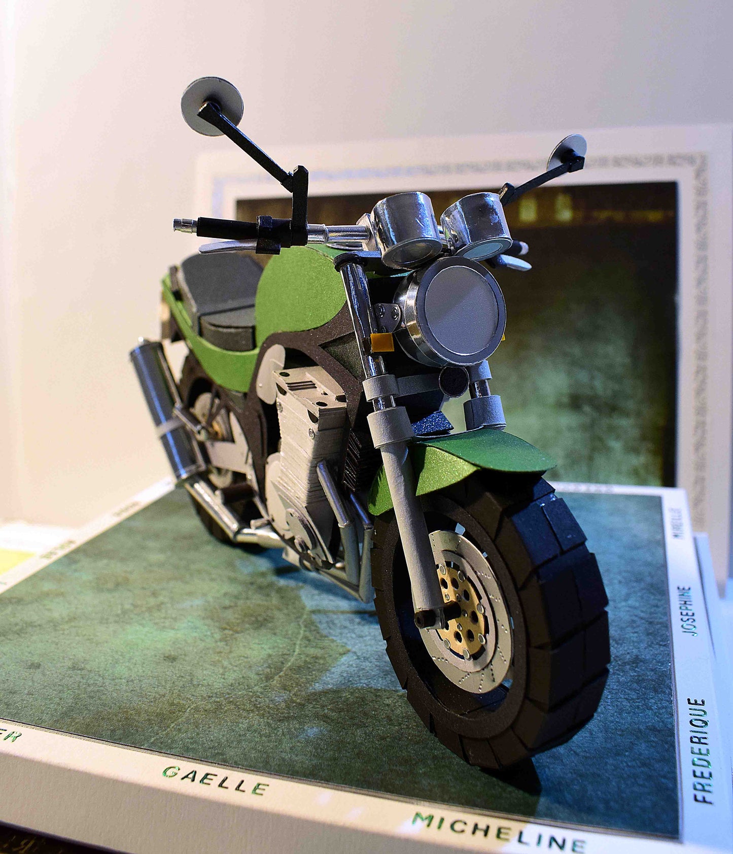 Boite Surprise, maquette de moto Suzuki Bandit 600N de 1996