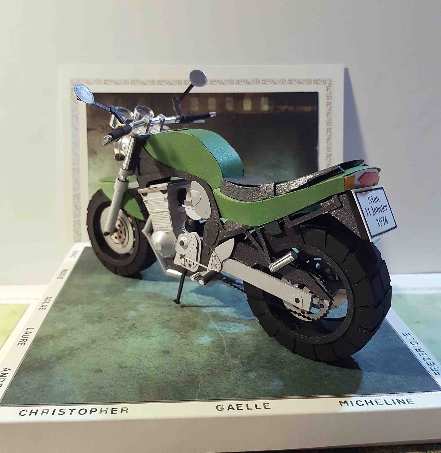 Boite Surprise, maquette de moto Suzuki Bandit 600N de 1996