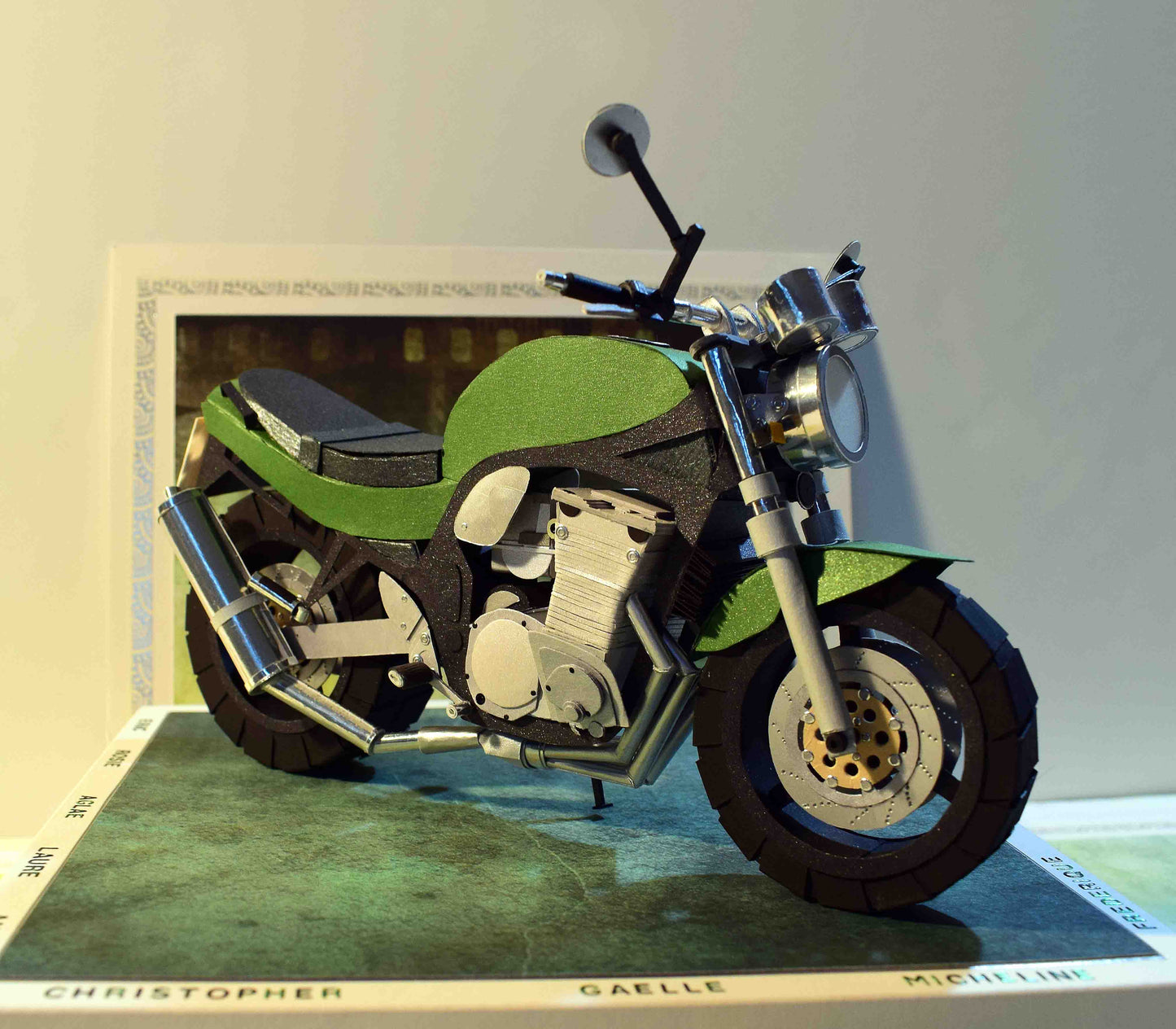 Boite Surprise, maquette de moto Suzuki Bandit 600N de 1996