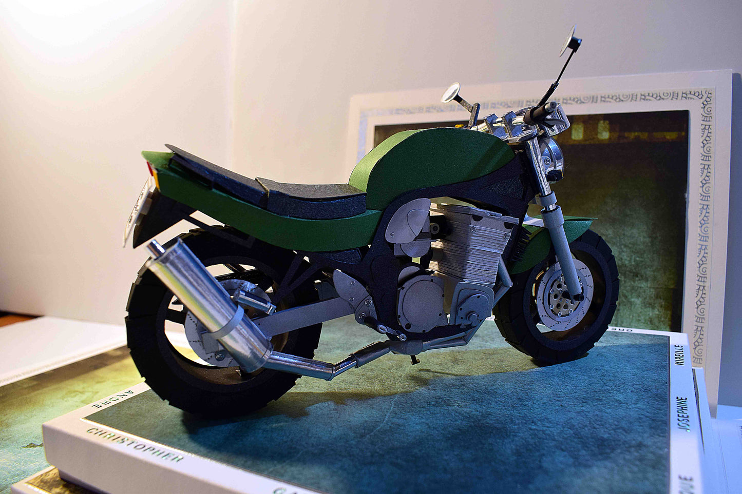 Boite Surprise, maquette de moto Suzuki Bandit 600N de 1996