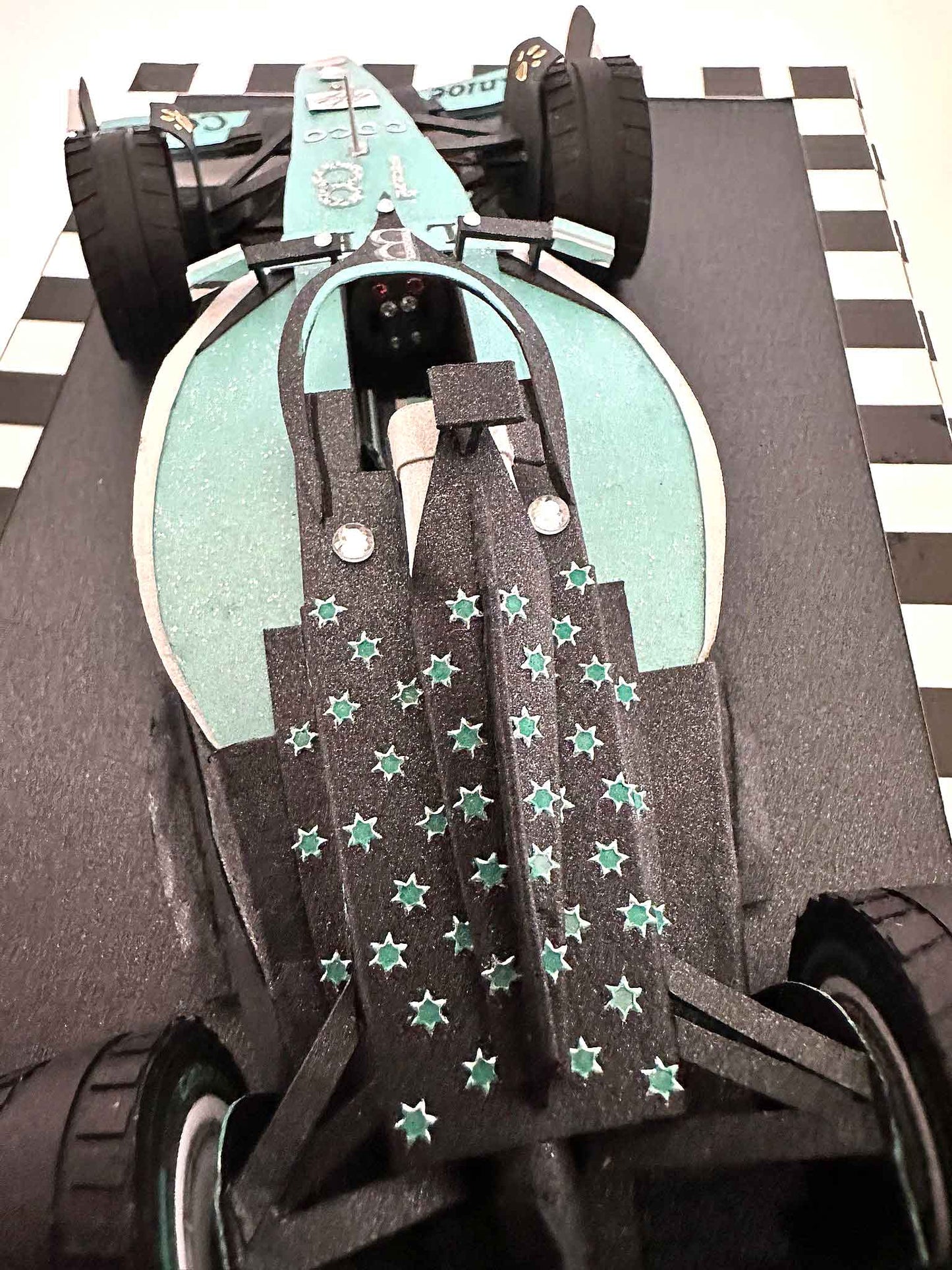 Maquette Formule 1 personnalisée – Création artisanale sur mesure