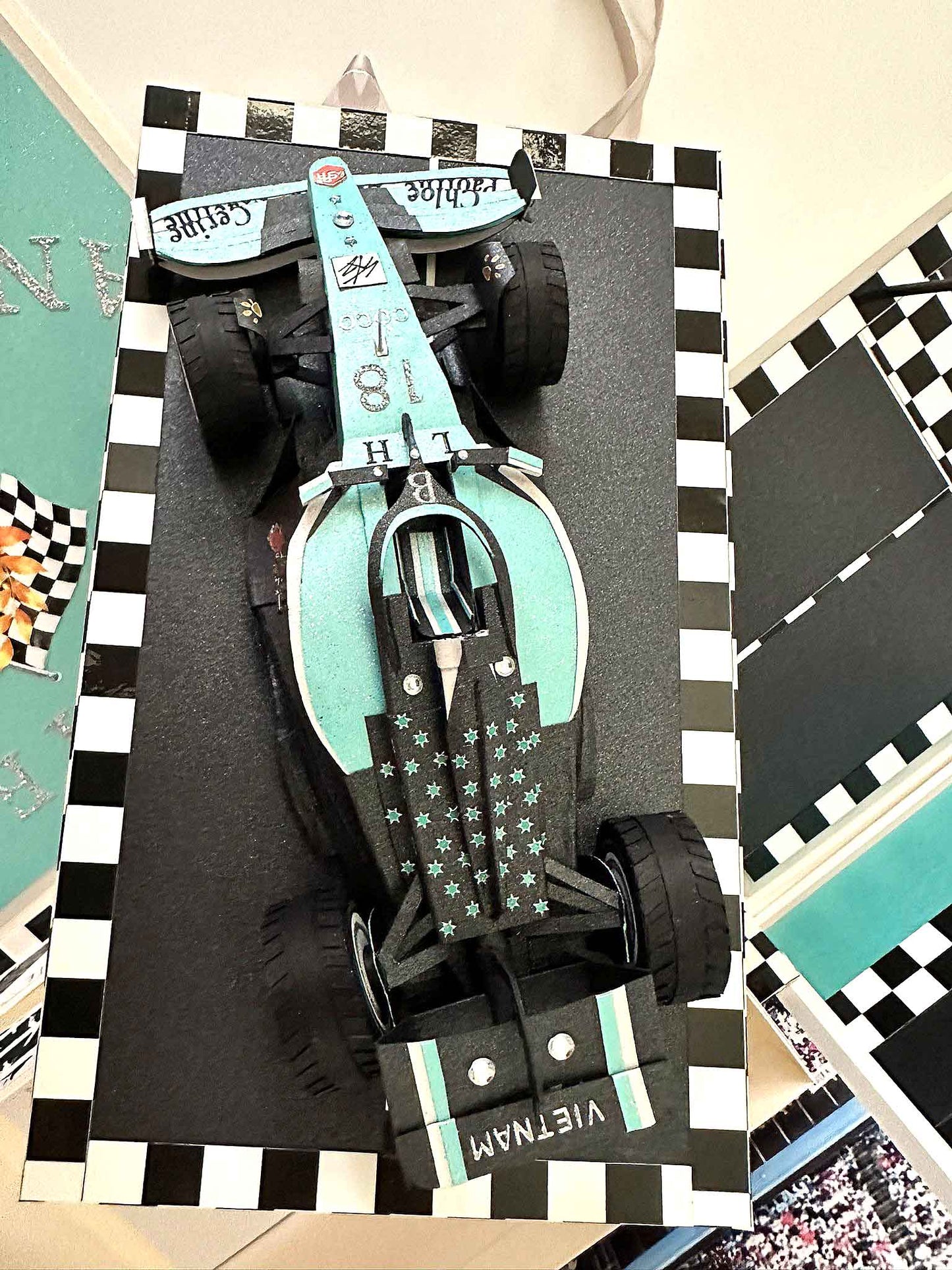 Maquette Formule 1 personnalisée – Création artisanale sur mesure