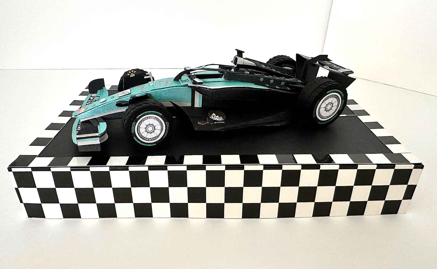 Maquette Formule 1 personnalisée – Création artisanale sur mesure