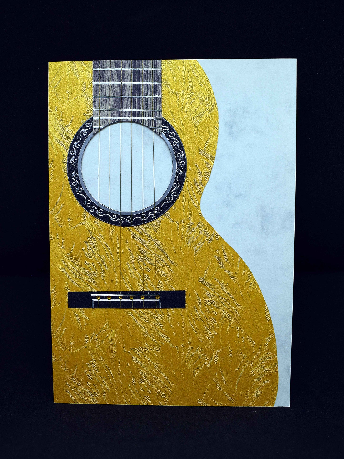 Carte guitare 3D jaune - carte anniversaire originale pour musicien - création artisanale