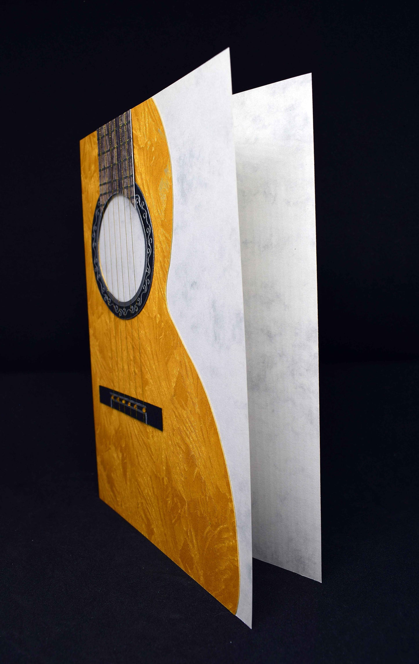 Carte guitare 3D jaune - carte anniversaire originale pour musicien - création artisanale