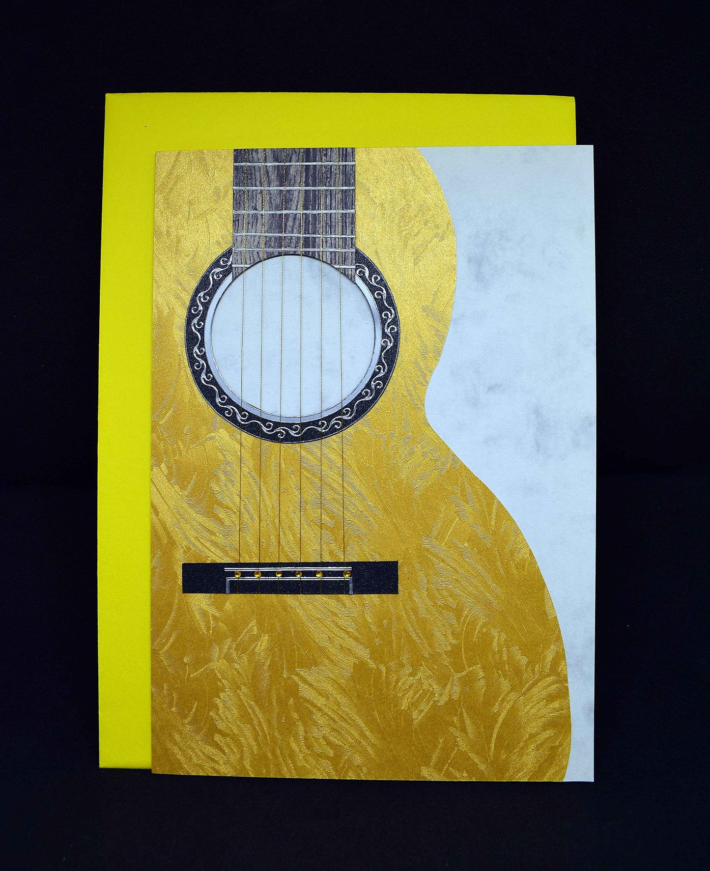 Carte guitare 3D jaune - carte anniversaire originale pour musicien - création artisanale