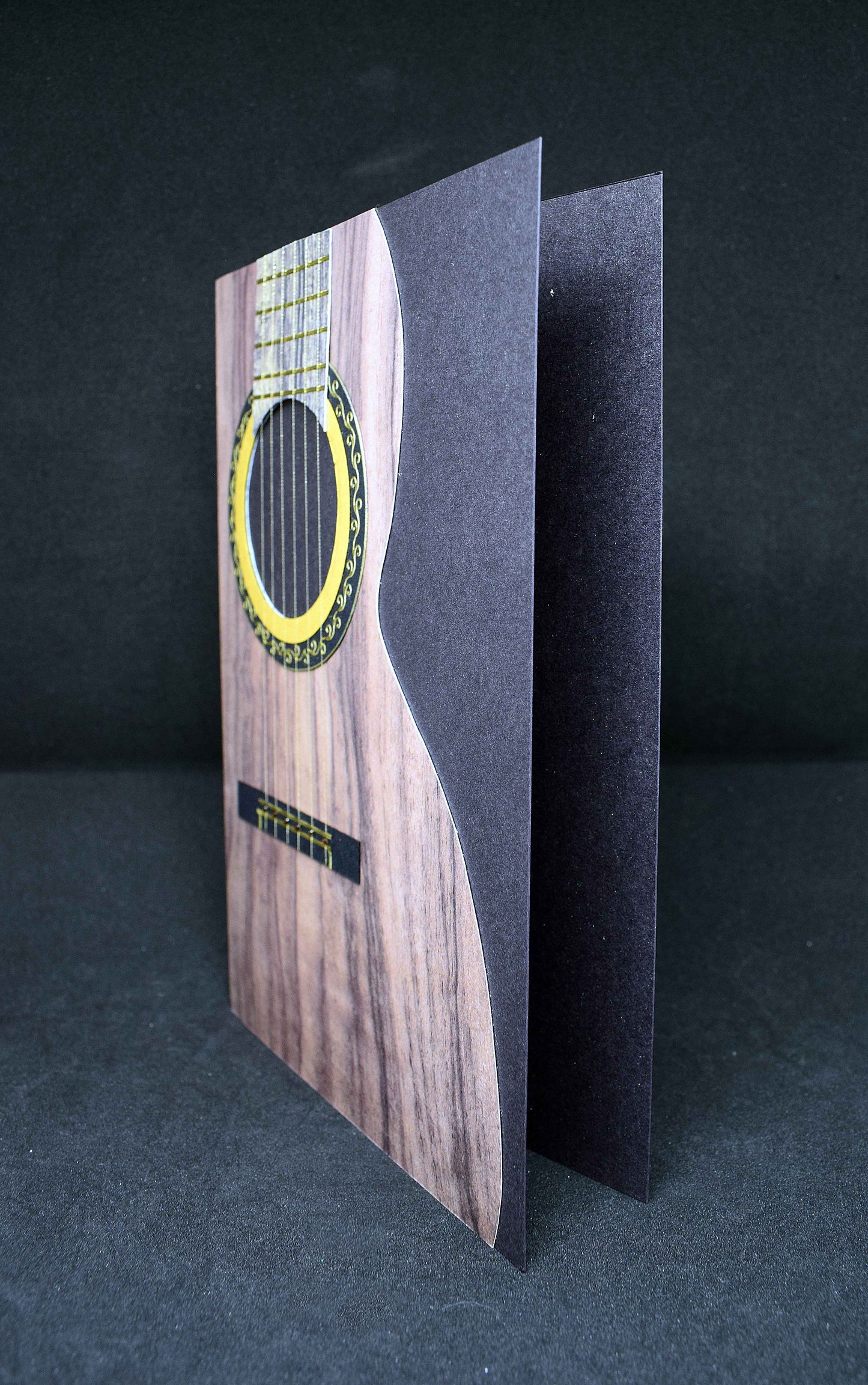 Carte guitare 3D marron - carte anniversaire originale pour musicien - création artisanale