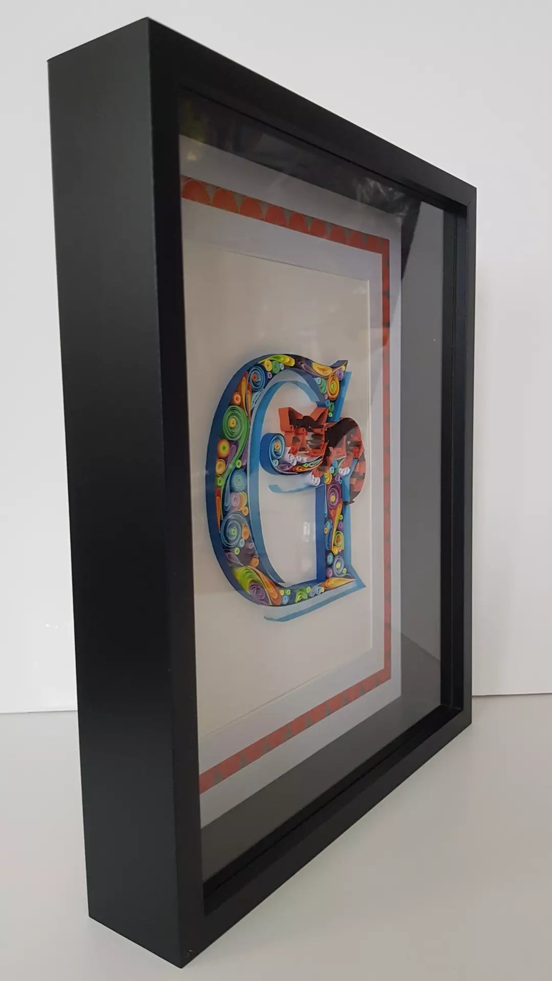 Tableau lettre G et chat personnalisé – décoration chambre enfant en quilling 3D artisanale