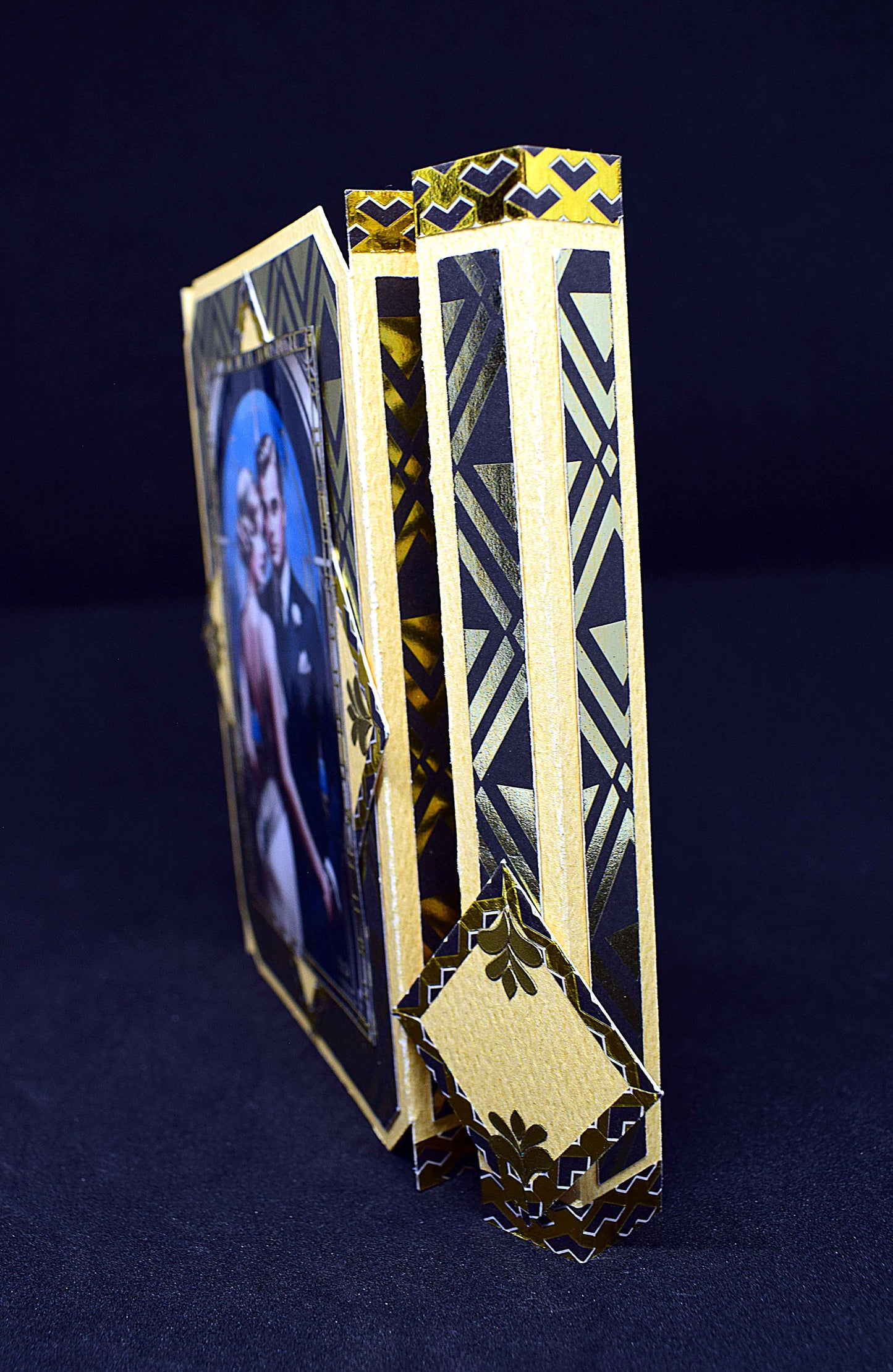 Carte Art Déco couple 3D – carte élégante style années 20 – création géométrique artisanale unique