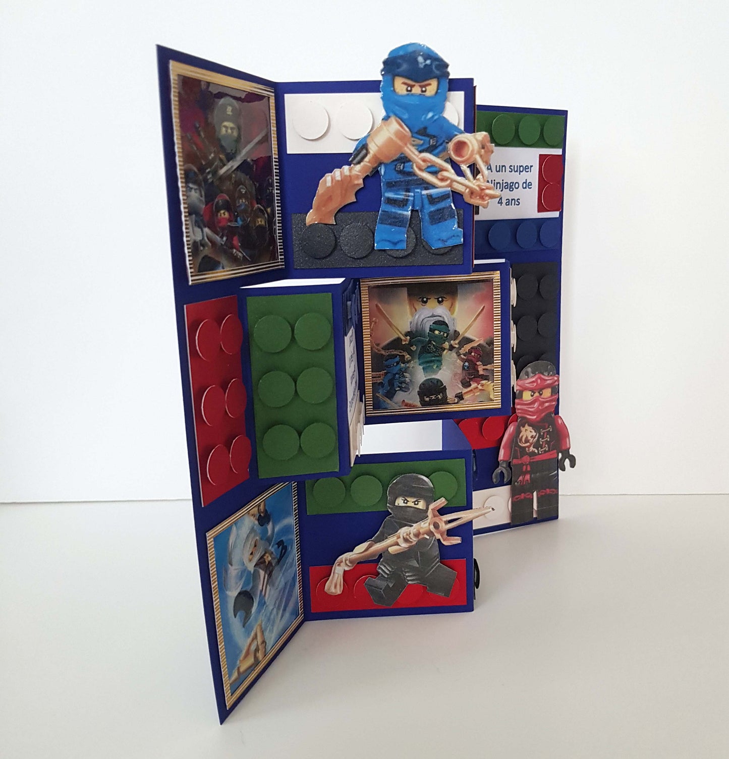 Carte d'anniversaire motif Ninjago lego