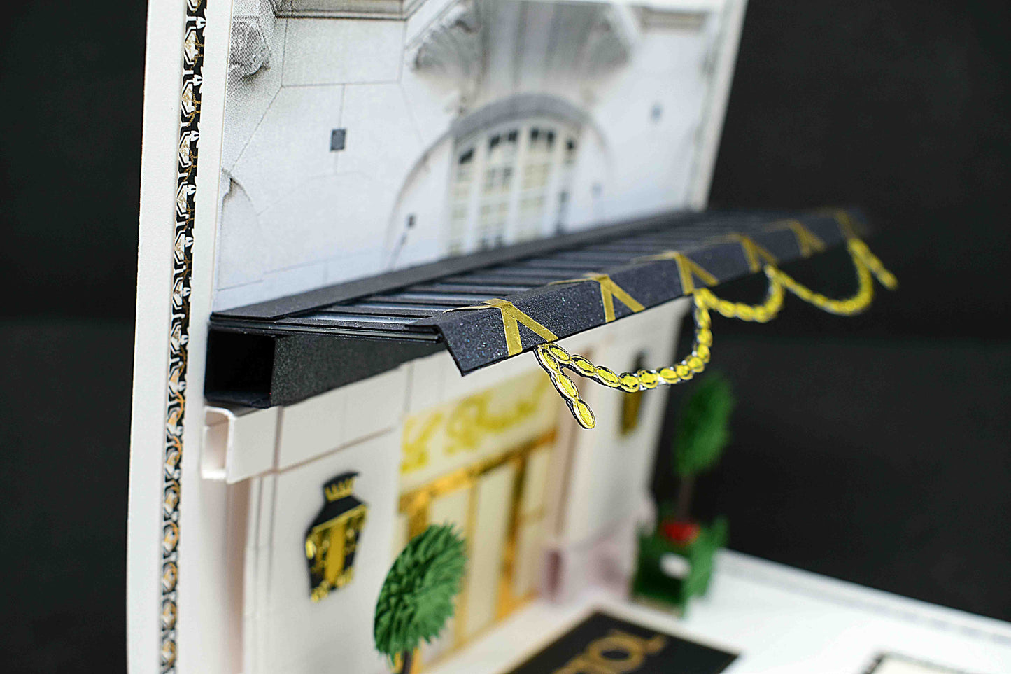 Carte de voeux en pop up  motifsentrée du palace "le Bristol"