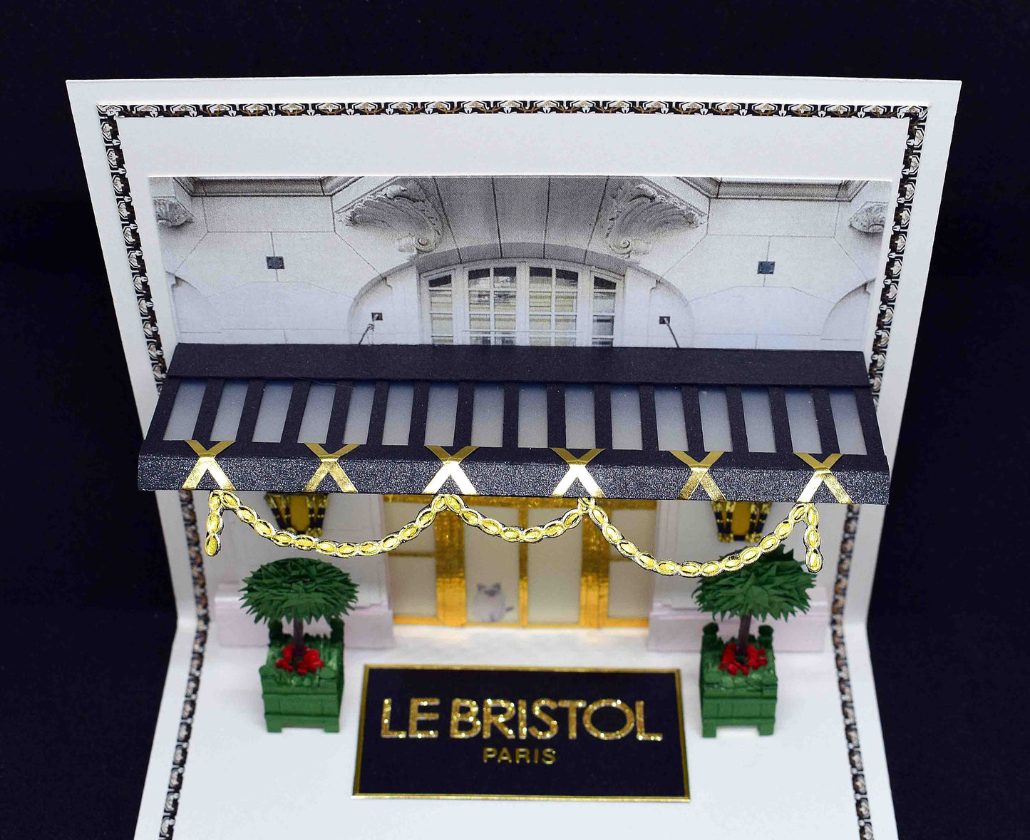 Carte de voeux en pop up  motifsentrée du palace "le Bristol"