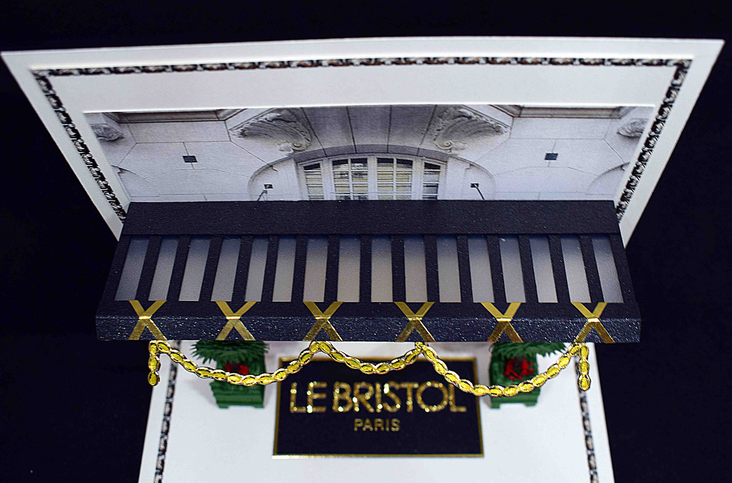 Carte de voeux en pop up  motifsentrée du palace "le Bristol"