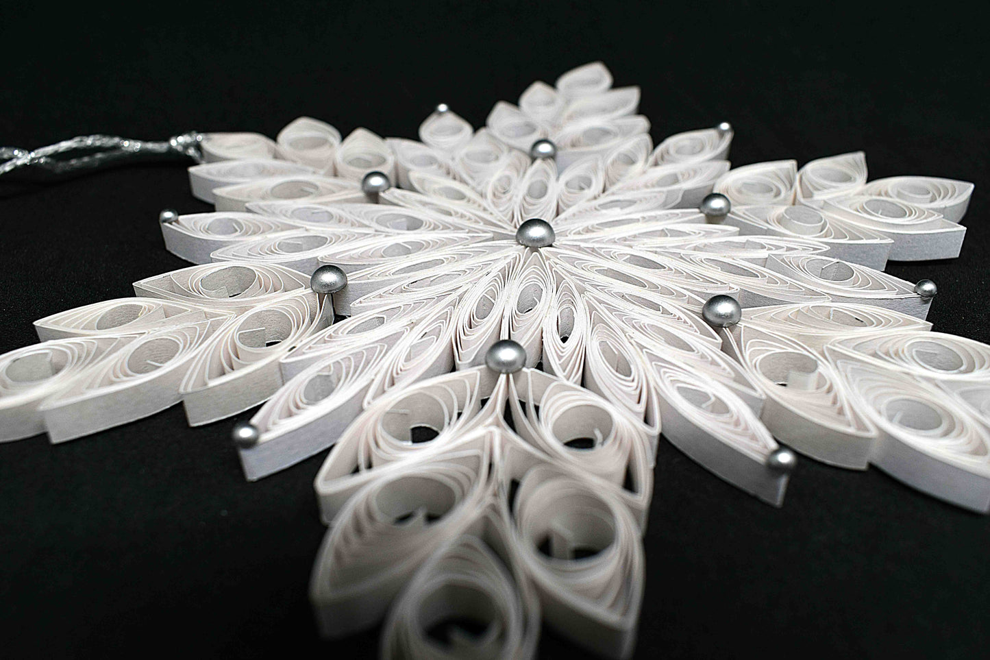 Décoration de Noël en quilling "grande étoile blanche"