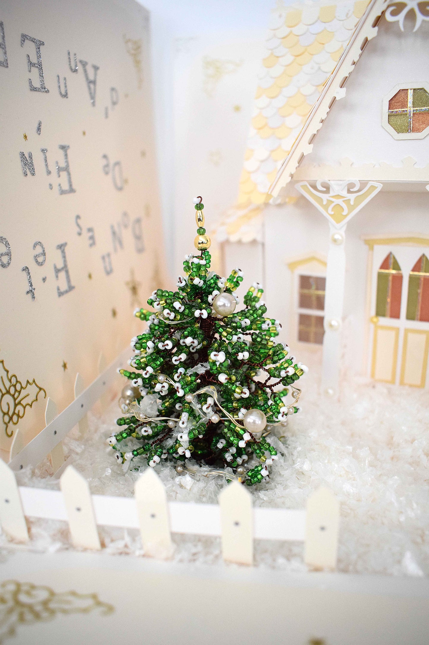 Boite surprise "maison aux sapins et bhdn" éclairées