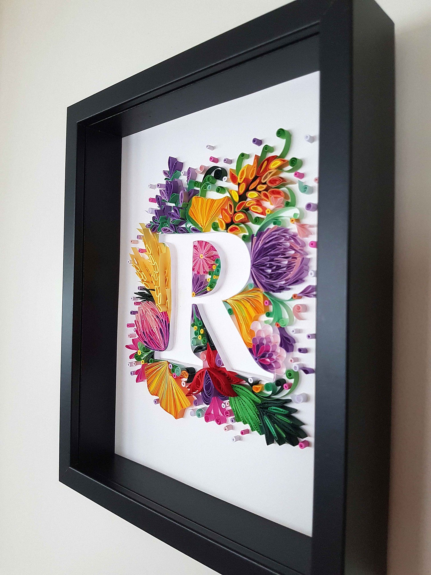 Tableau lettre R personnalisé – décoration chambre enfant en quilling 3D artisanale