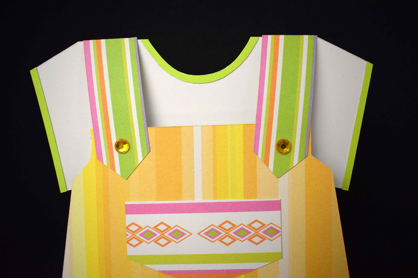 Carte d'anniversaire en forme de salopette à rayures orange -  Carte bébé 3D faite main