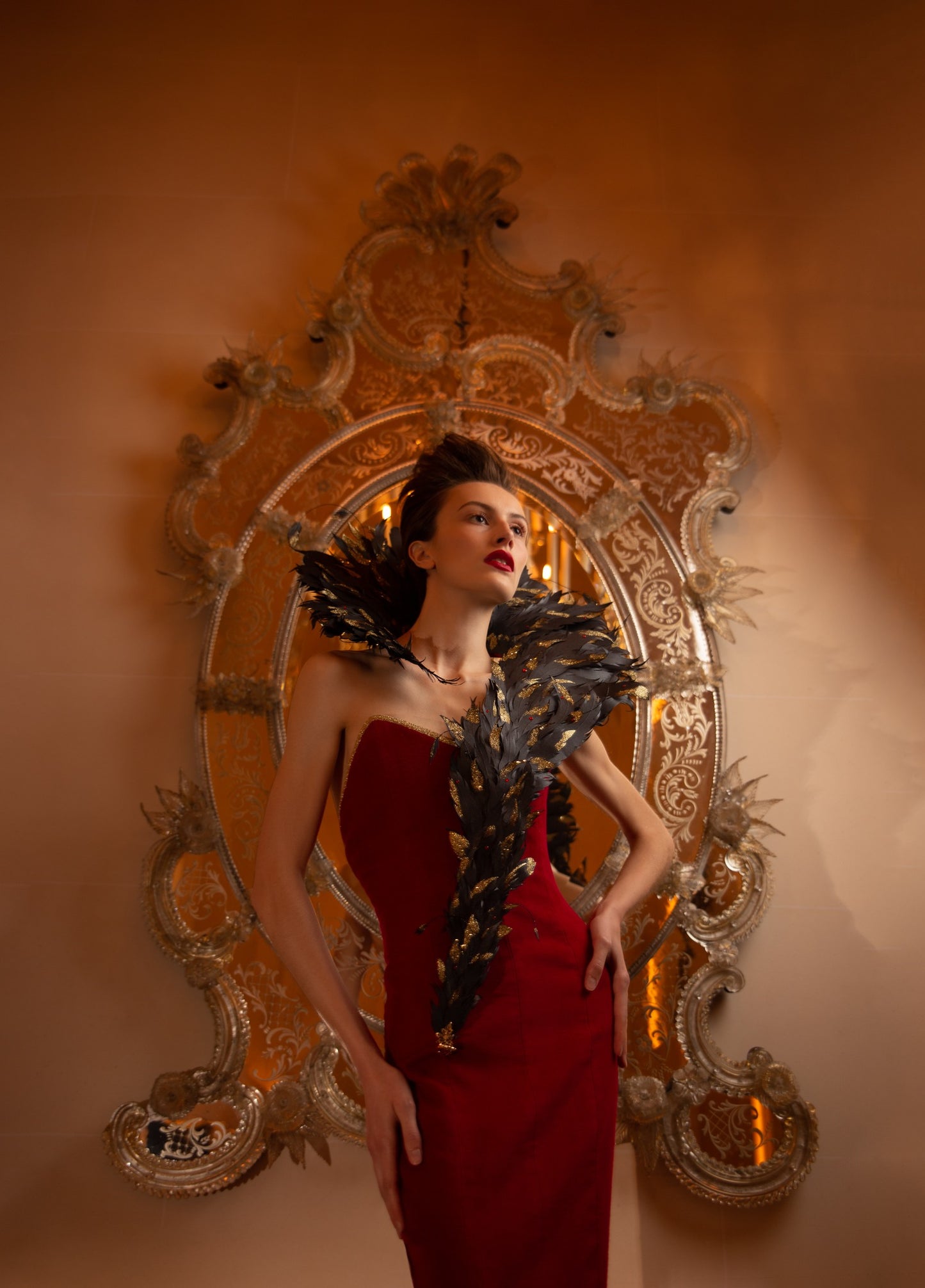 Création haute couture en papier – col plumes fait main – pièce artistique unique