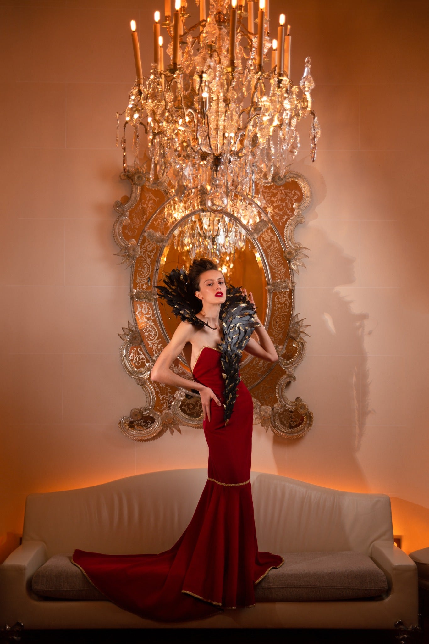 Création haute couture en papier – col plumes fait main – pièce artistique unique