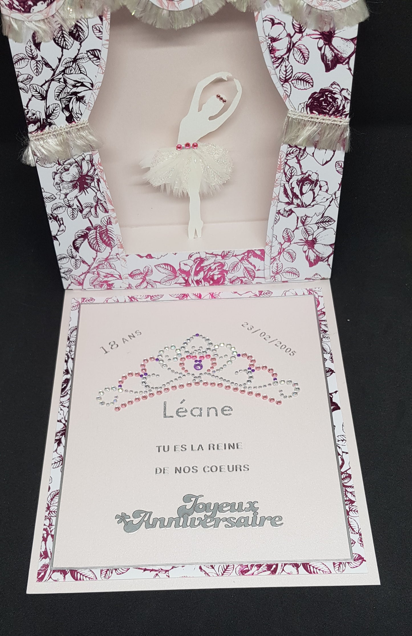 Carte anniversaire pop up, danseuse au diadème