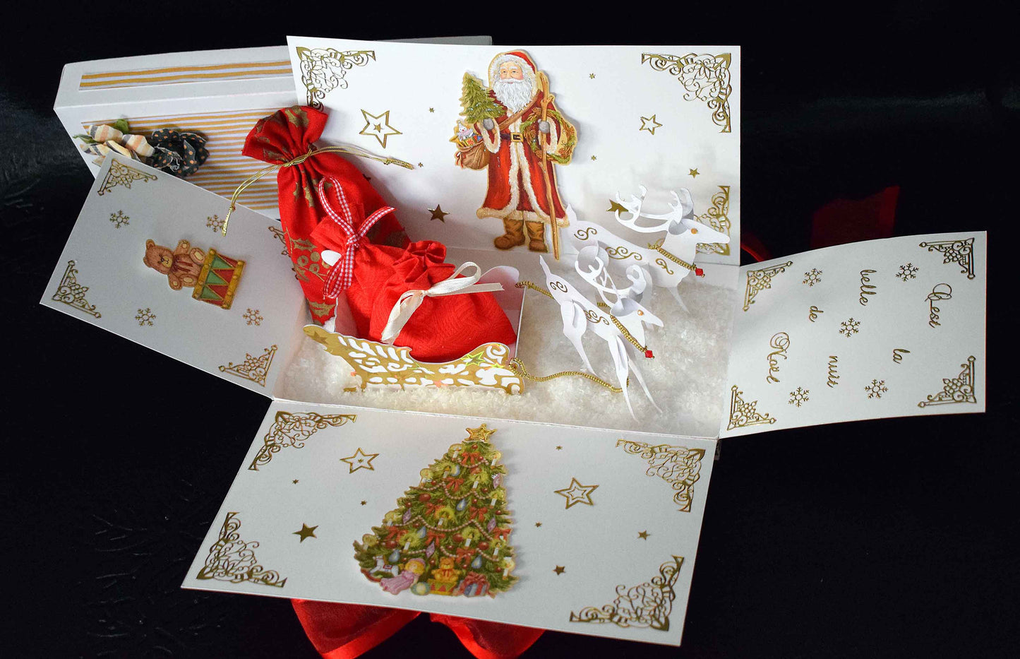 Boite cadeau de Noël "Rennes et traineau du Père Noël"