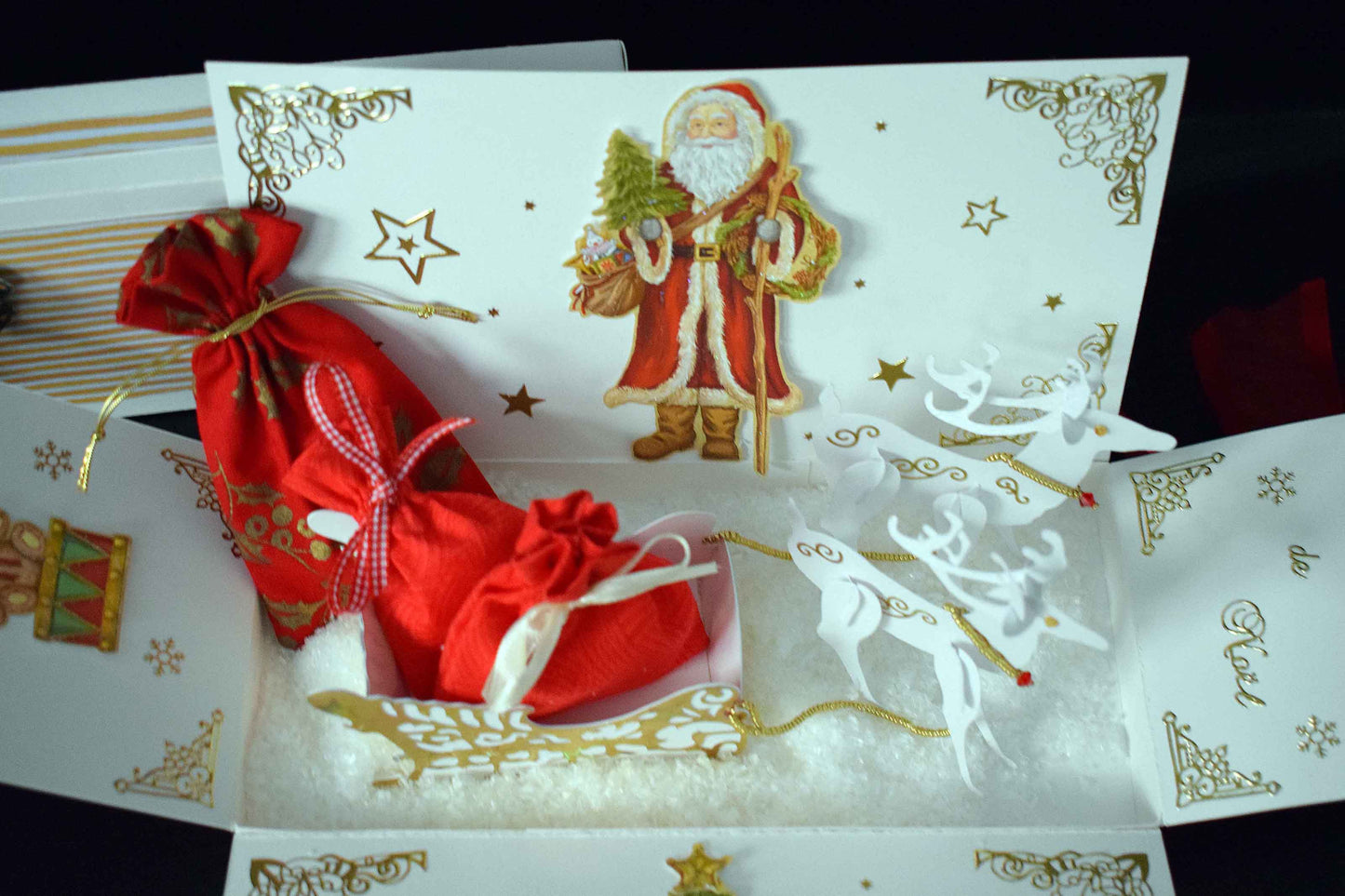 Boite cadeau de Noël "Rennes et traineau du Père Noël"