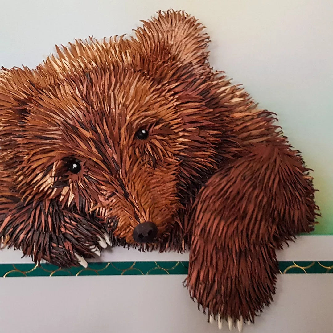 Cadre portrait 3D de votre animal sauvage fétiche en  papier sculpture d'un ourson marron