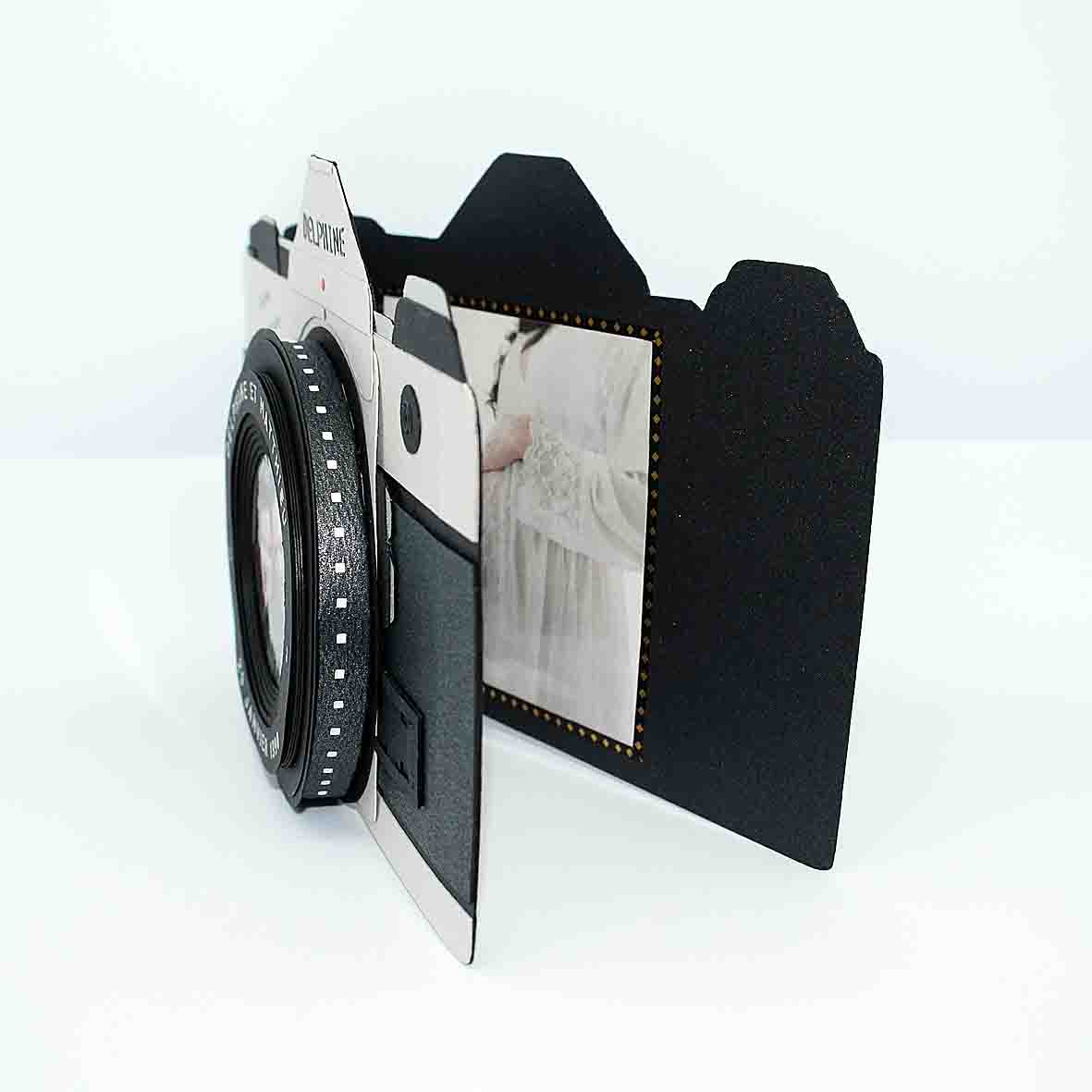 Carte anniversaire en forme d'appareil photo