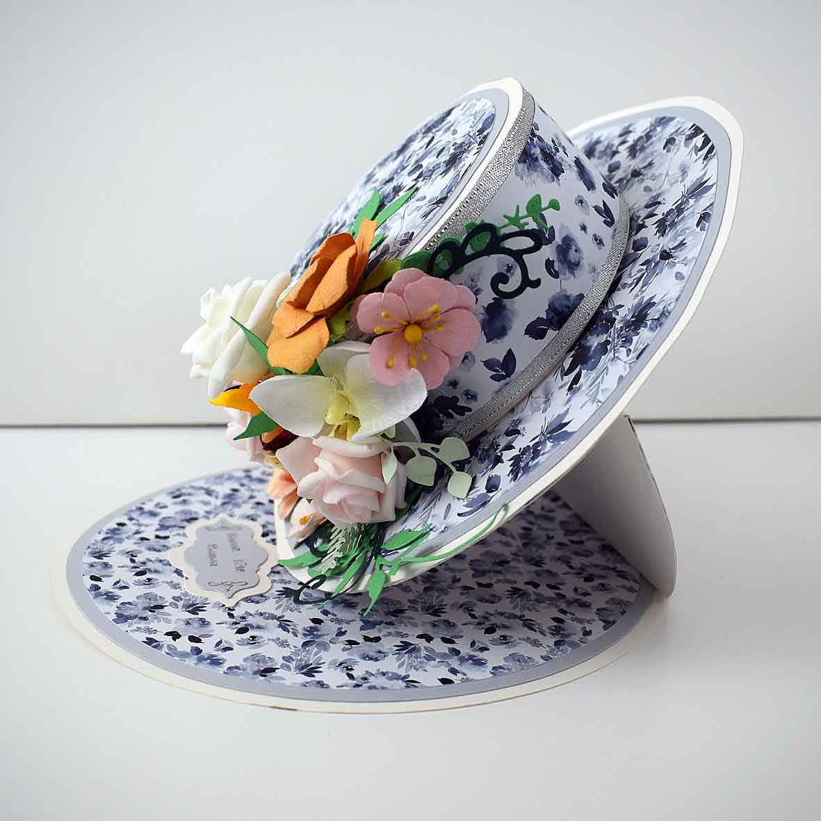 Boite à chapeau, chapeau boite surprise aux fleurs