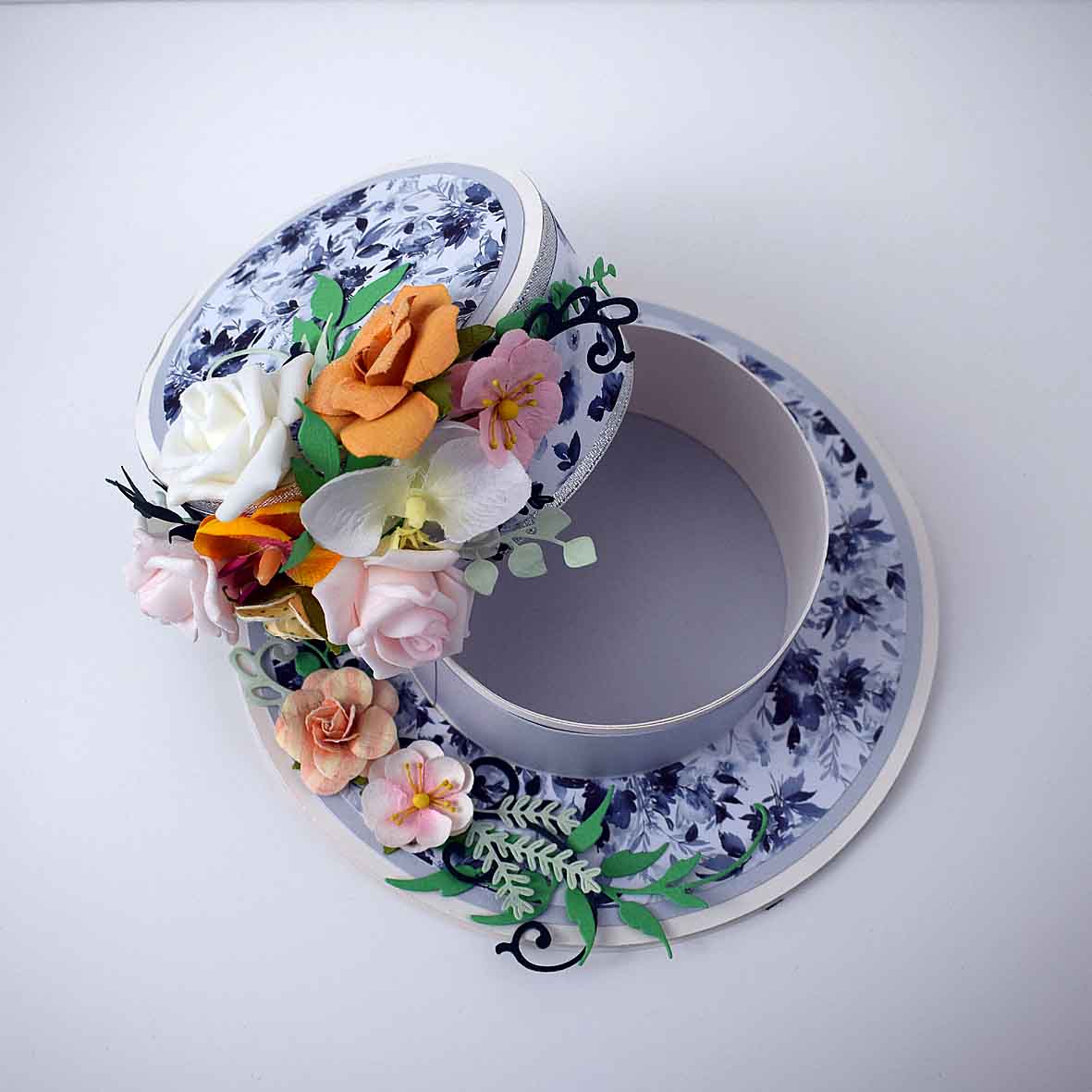 Boite à chapeau, chapeau boite surprise aux fleurs