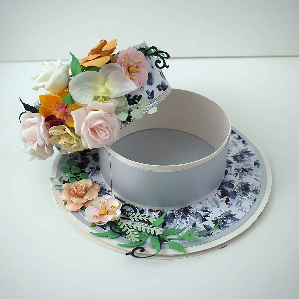 Boite à chapeau, chapeau boite surprise aux fleurs