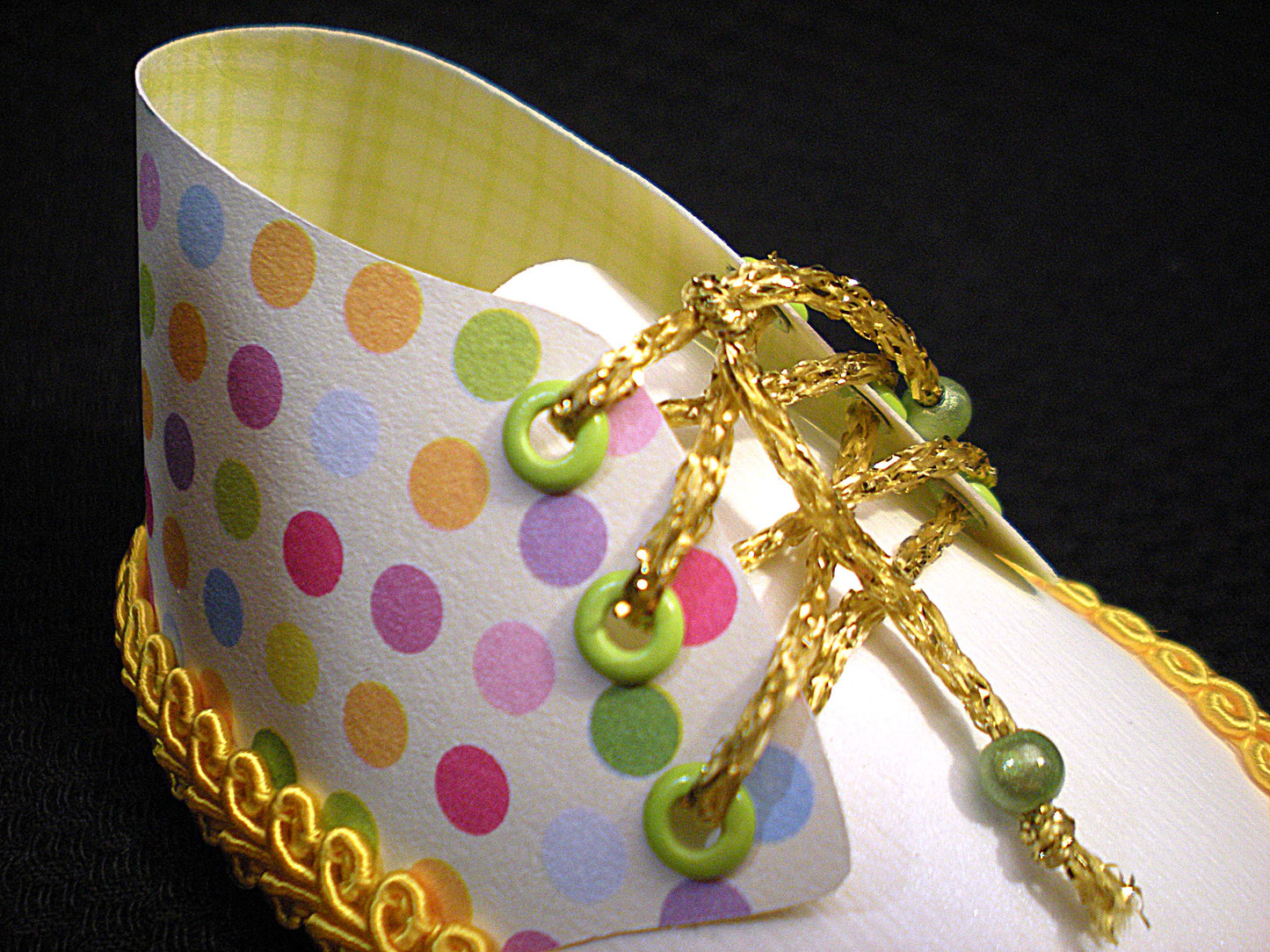 Coffret naissance bébé avec chaussons – boîte cadeau artisanale pour baptême ou naissance