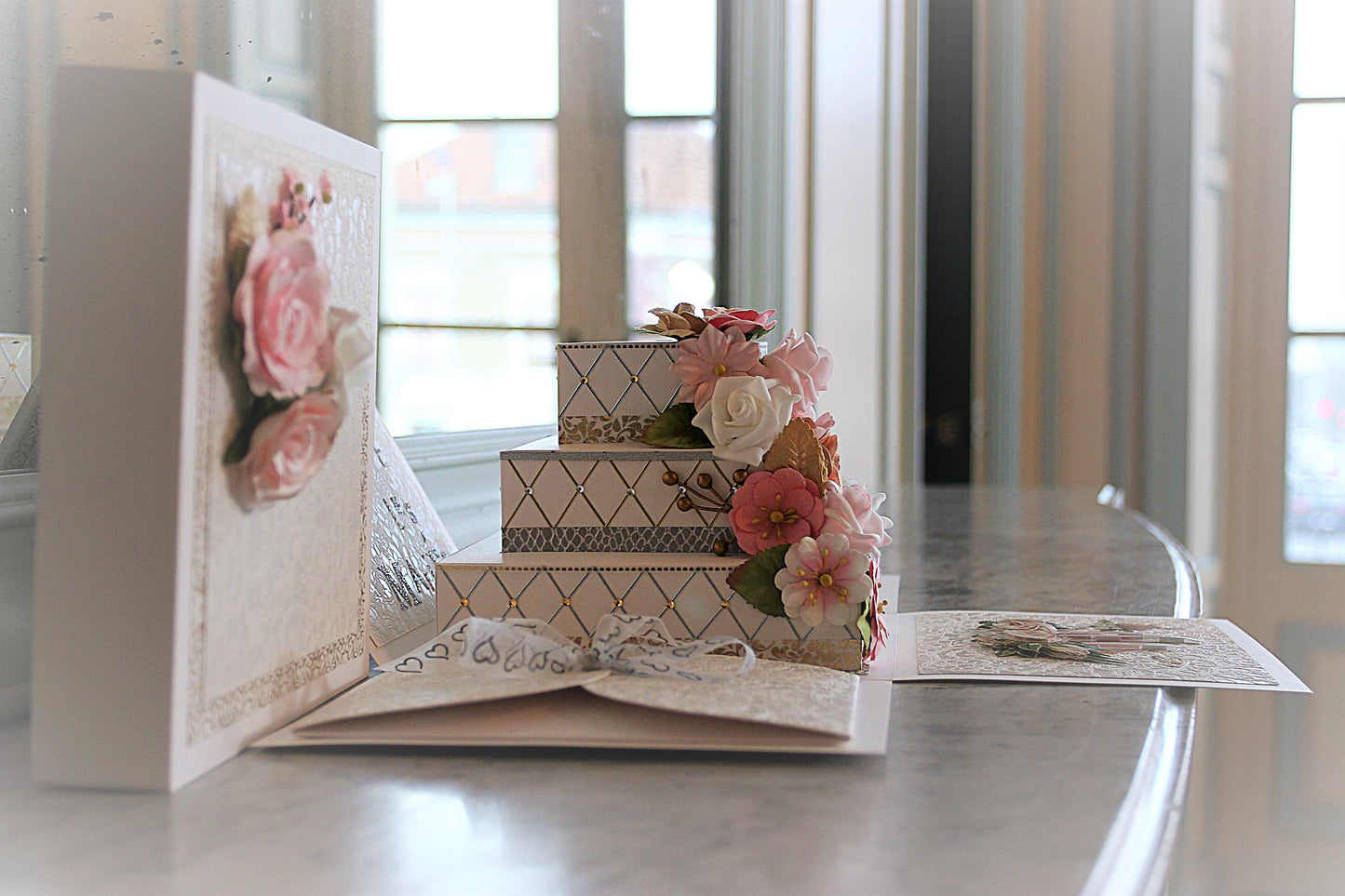 Boite cadeau pour mariés "gateau tirelire"