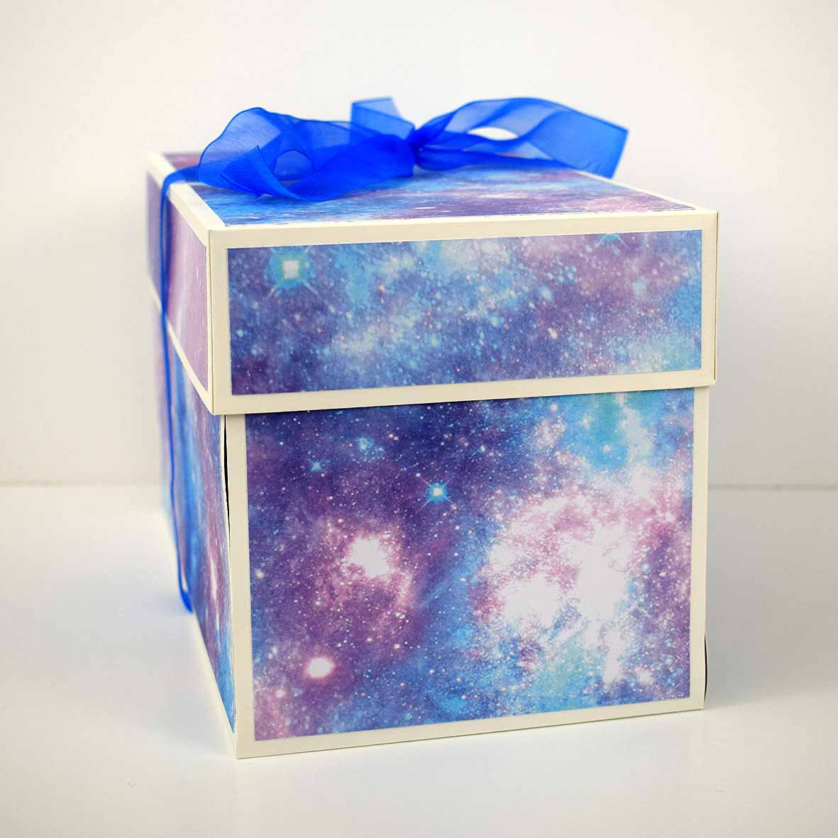 Boite surprise, voiture mini rover cooper, chats et casimir