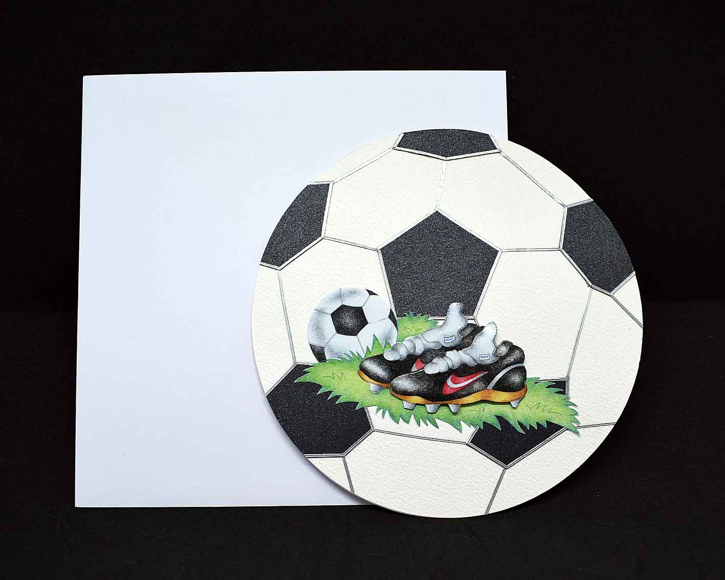 Carte d'anniversaire en 3D en forme de ballon motif ballon et crampons de foot en 3D