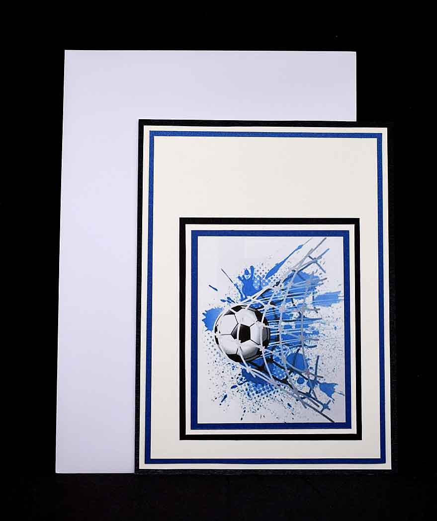 Carte pour diverses occasions , ballon dans cage des buts