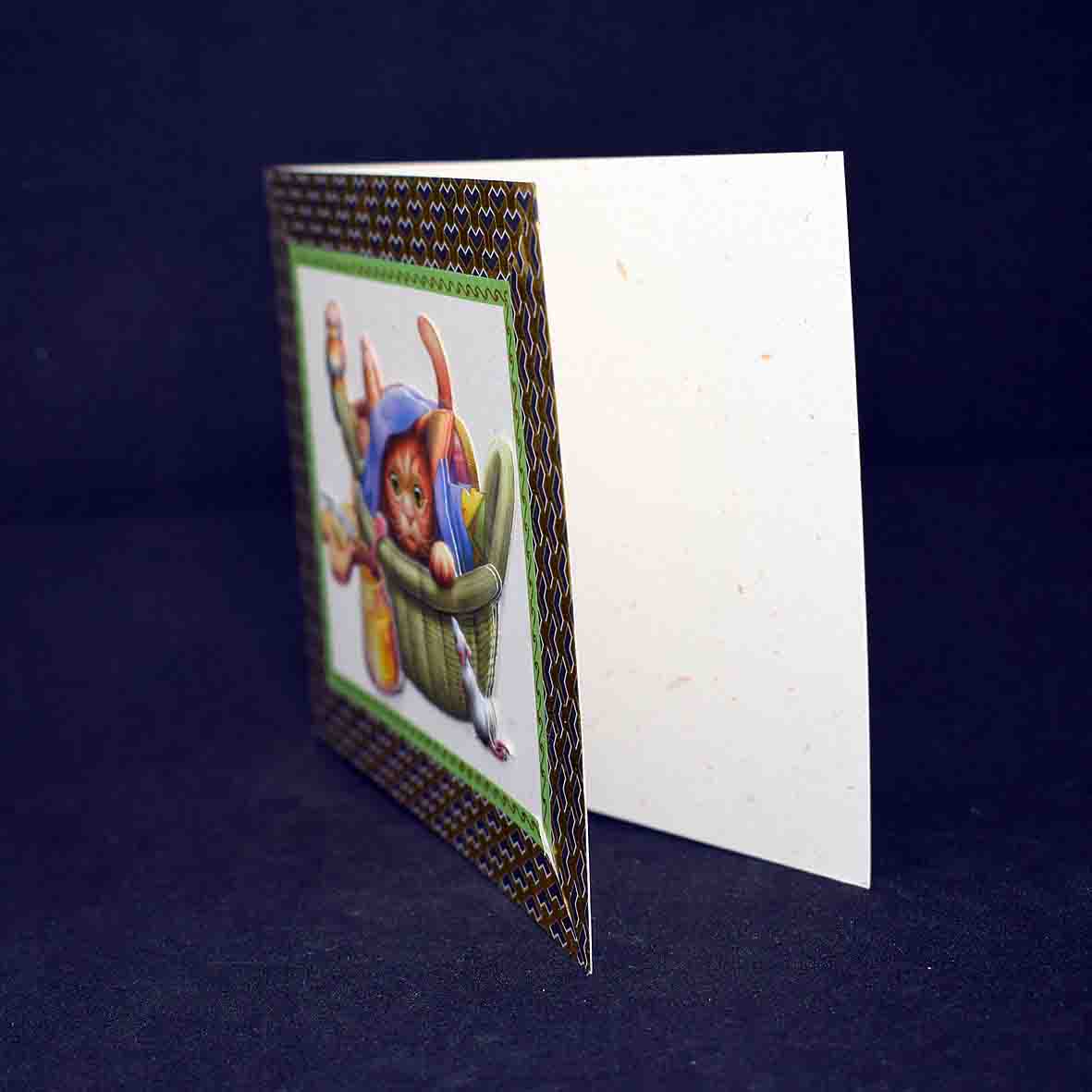 Carte pour anniversaire en 3D  aux motifs chat dans panier picnic