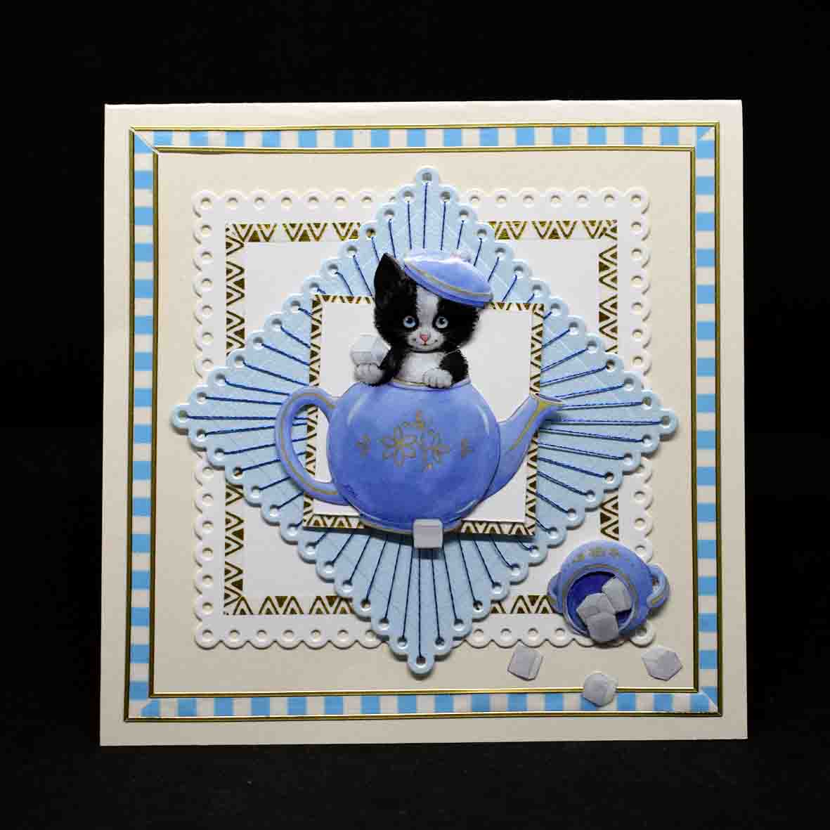 Carte pour anniversaire en 3D  aux motifs chats dans théière