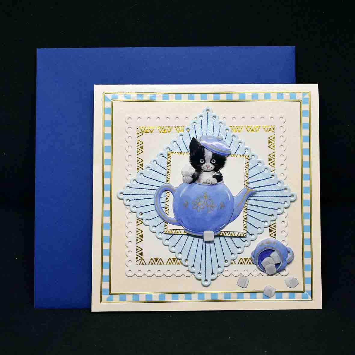 Carte pour anniversaire en 3D  aux motifs chats dans théière