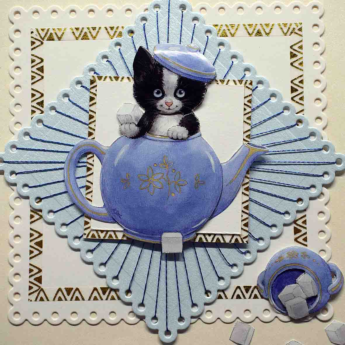 Carte pour anniversaire en 3D  aux motifs chats dans théière